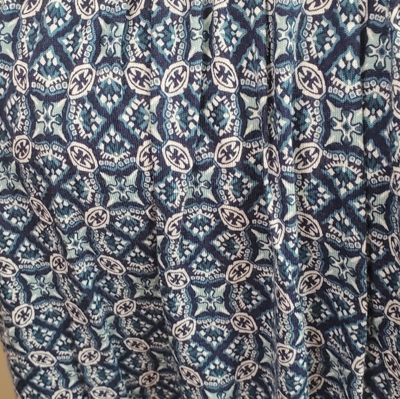 MICHAEL KORS | Women's blue and green medallion tile print blouse. Size large. - Picture 4 of 7